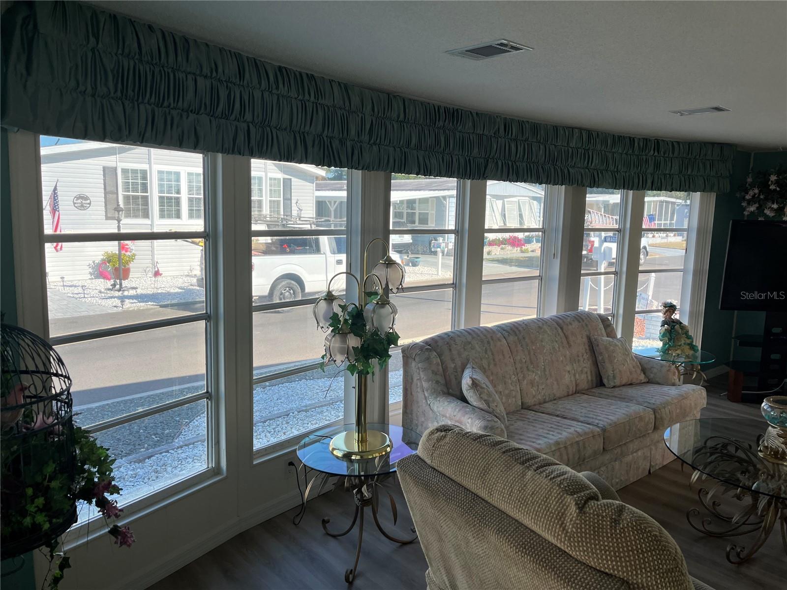 518 CERVINA DR N — photo 15