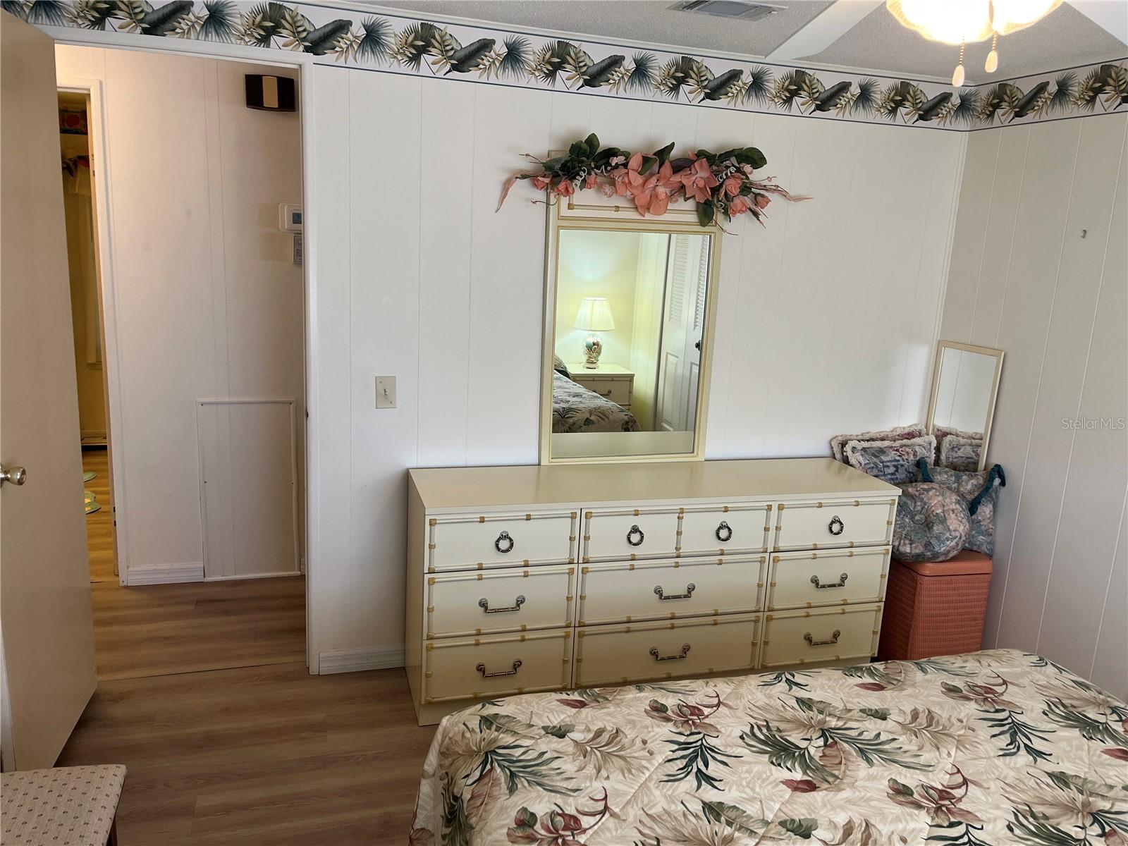518 CERVINA DR N — photo 33