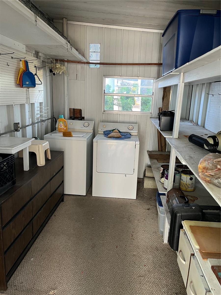 518 CERVINA DR N — photo 48