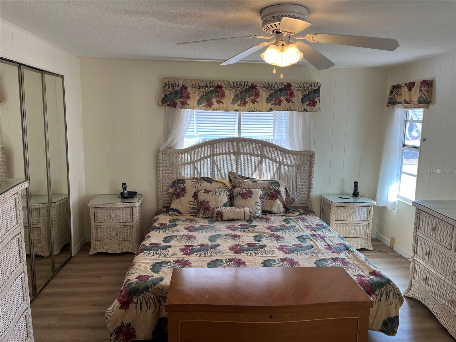 518 CERVINA DR N — photo 40