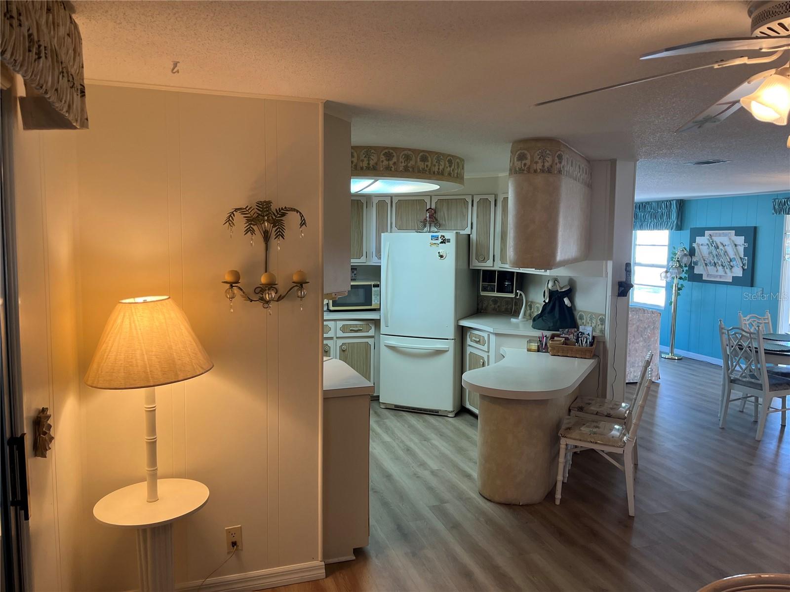 518 CERVINA DR N — photo 24