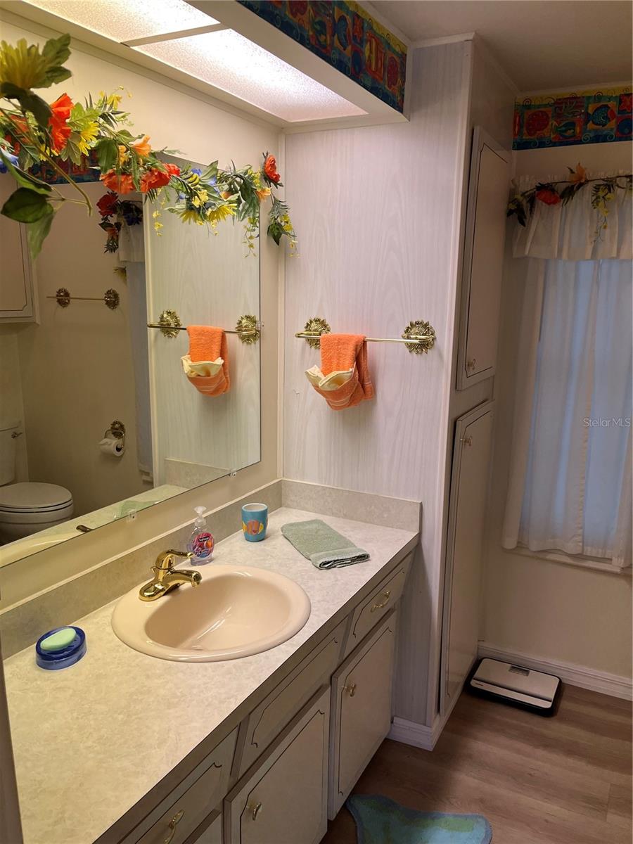 518 CERVINA DR N — photo 36