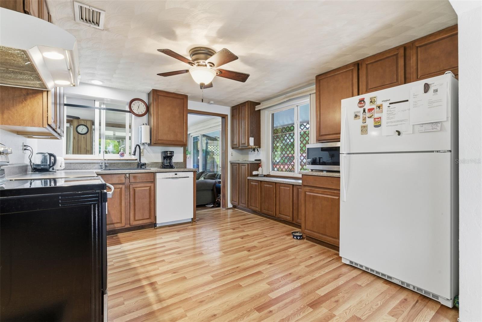 857 PALMETTO ST — photo 10