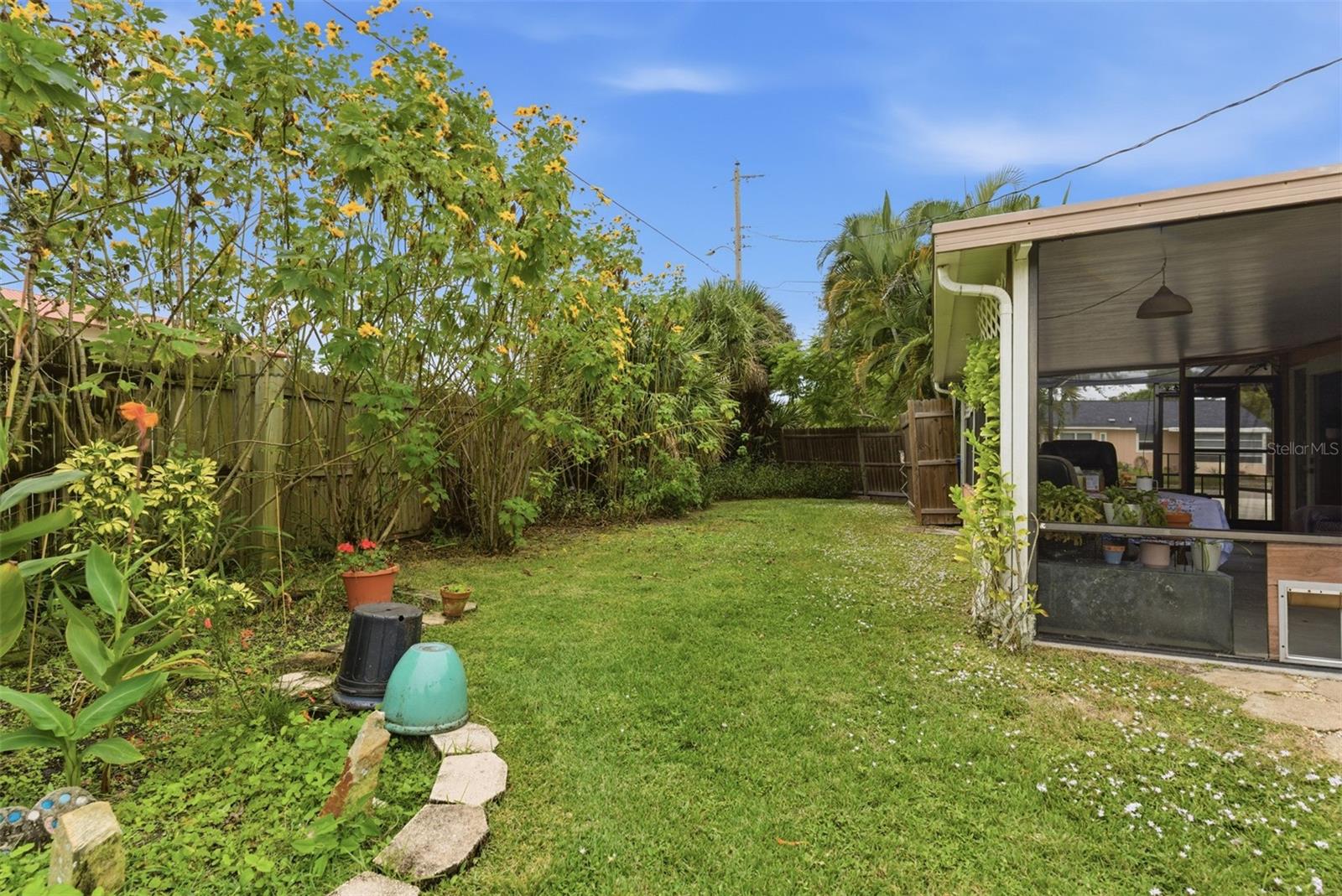 857 PALMETTO ST — photo 33