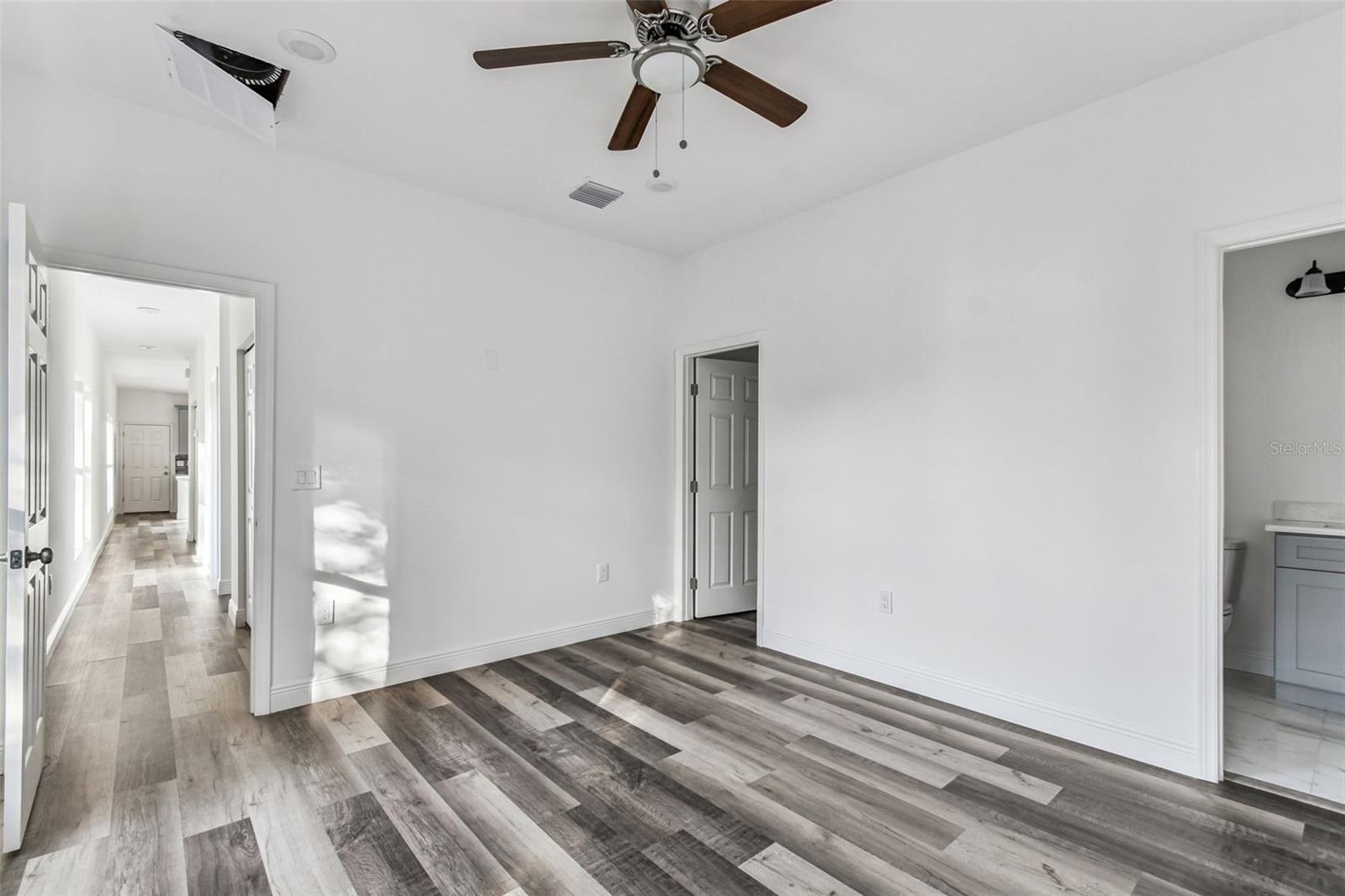 2313 E COLUMBUS DR — photo 46