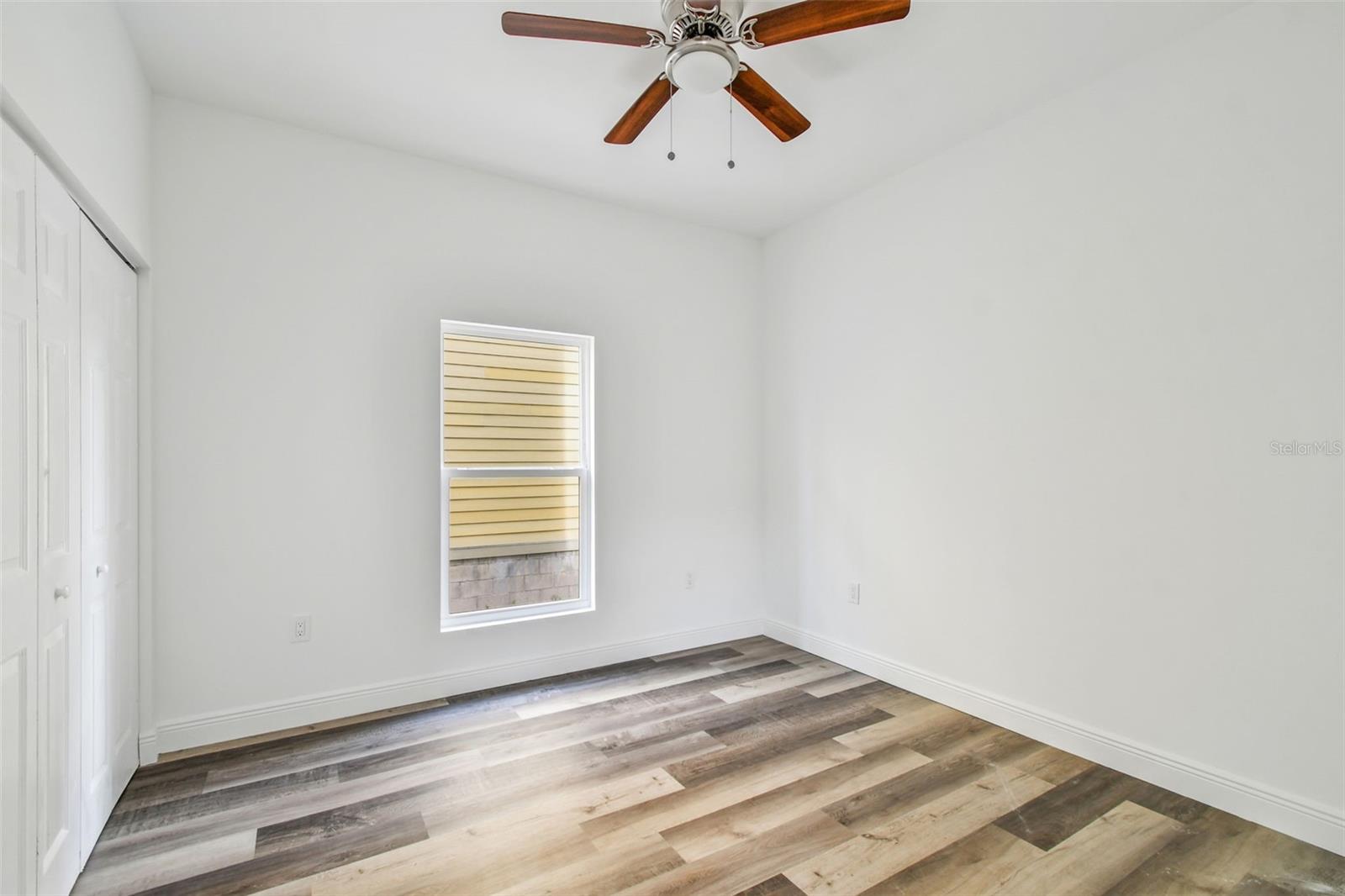 2313 E COLUMBUS DR — photo 14