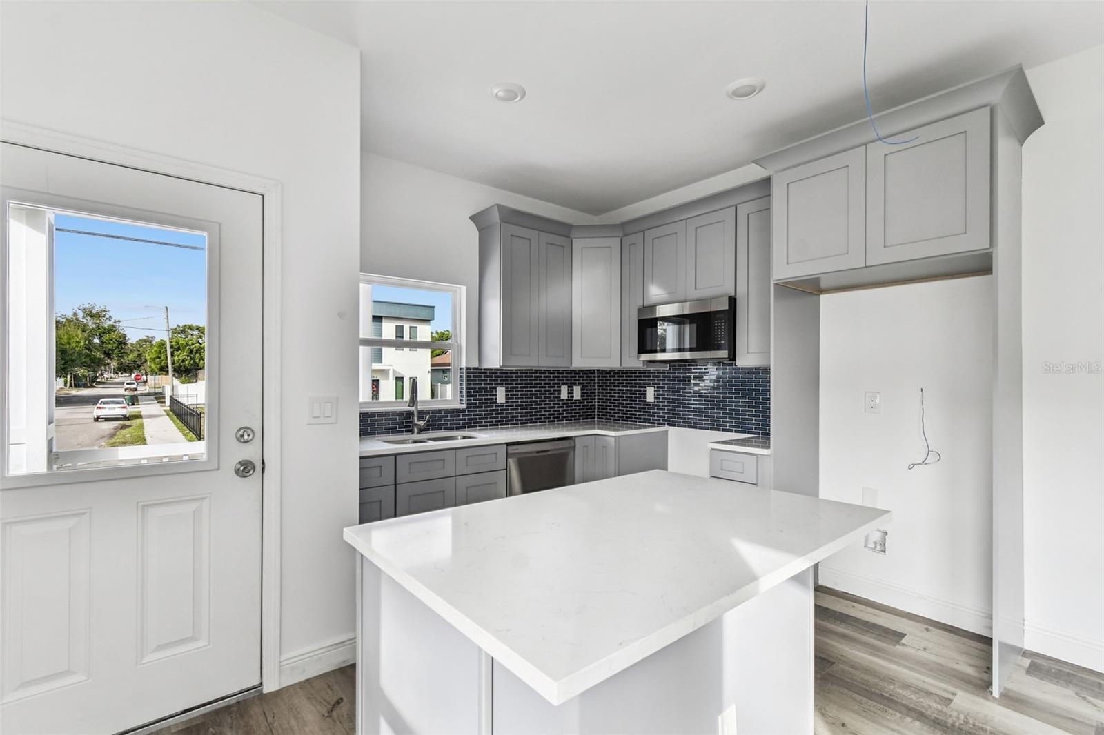 2313 E COLUMBUS DR — photo 25