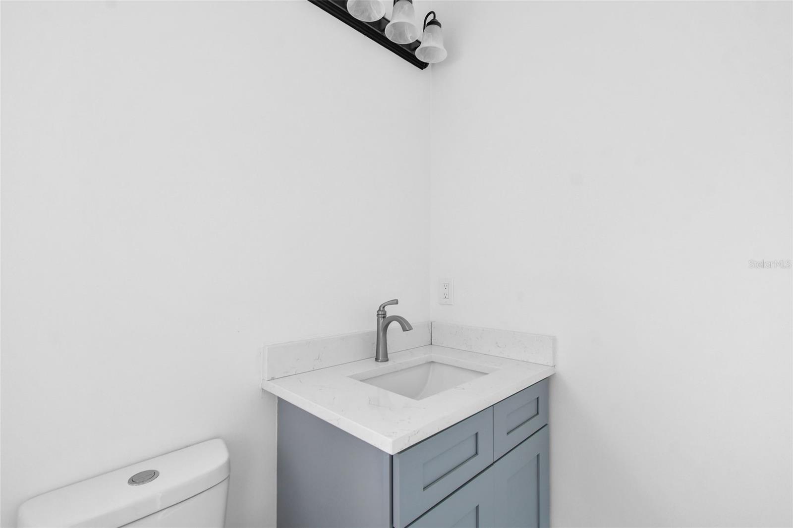 2313 E COLUMBUS DR — photo 50