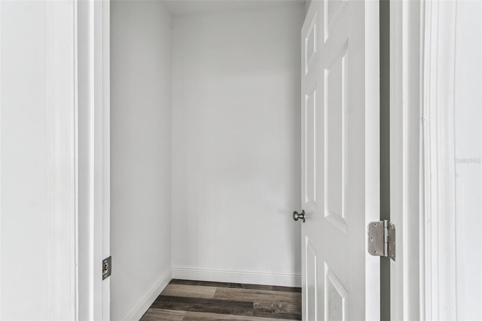 2313 E COLUMBUS DR — photo 19