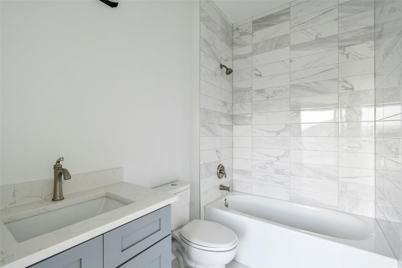 2313 E COLUMBUS DR — photo 39