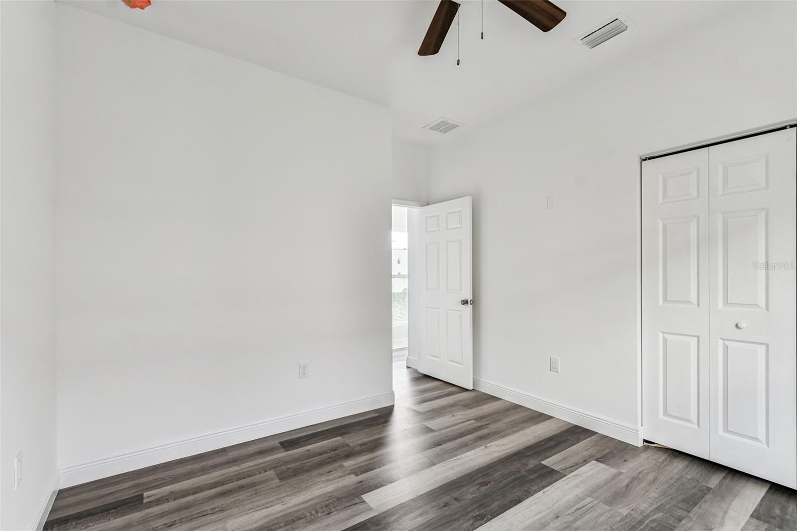 2313 E COLUMBUS DR — photo 43