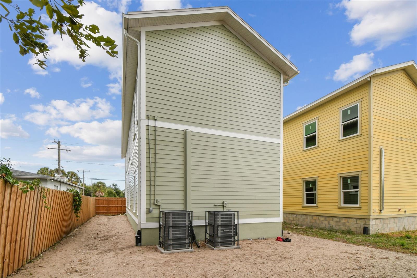 2313 E COLUMBUS DR — photo 61