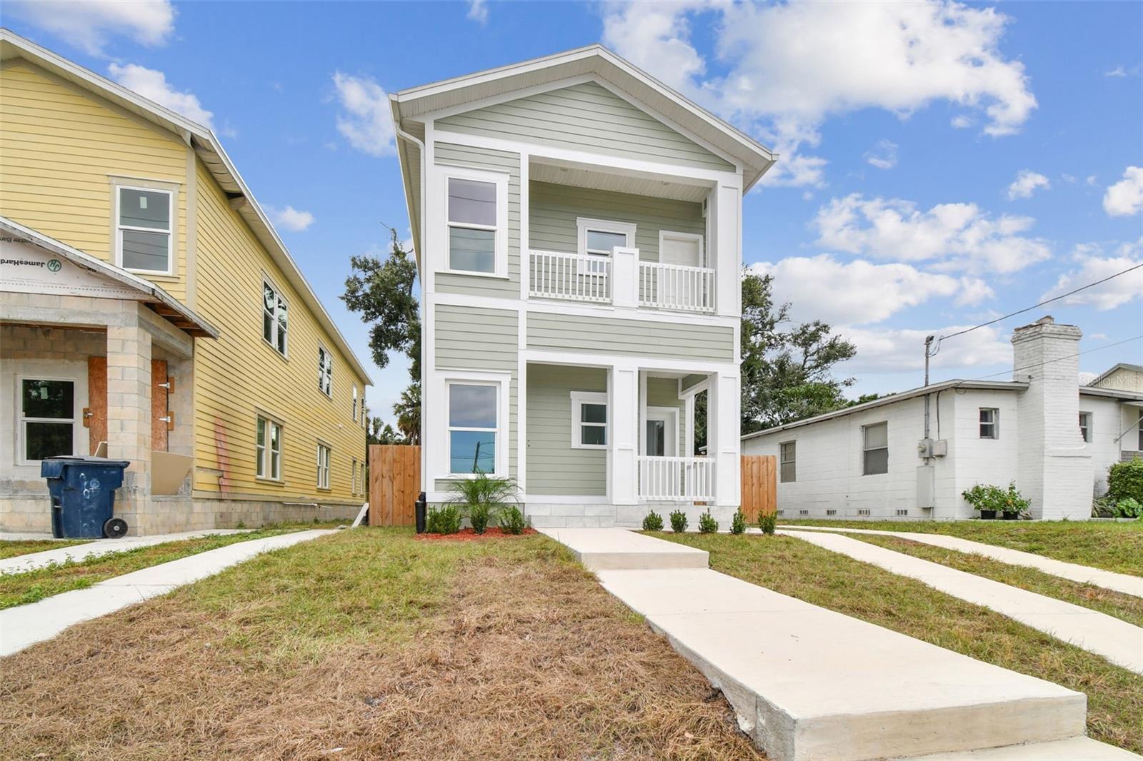 2313 E COLUMBUS DR — photo 4