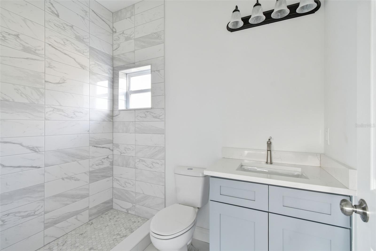 2313 E COLUMBUS DR — photo 48