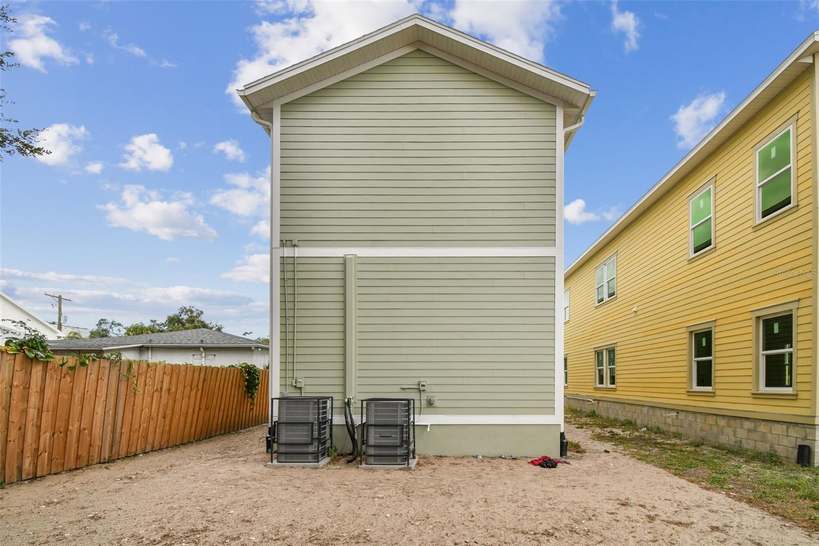 2313 E COLUMBUS DR — photo 60