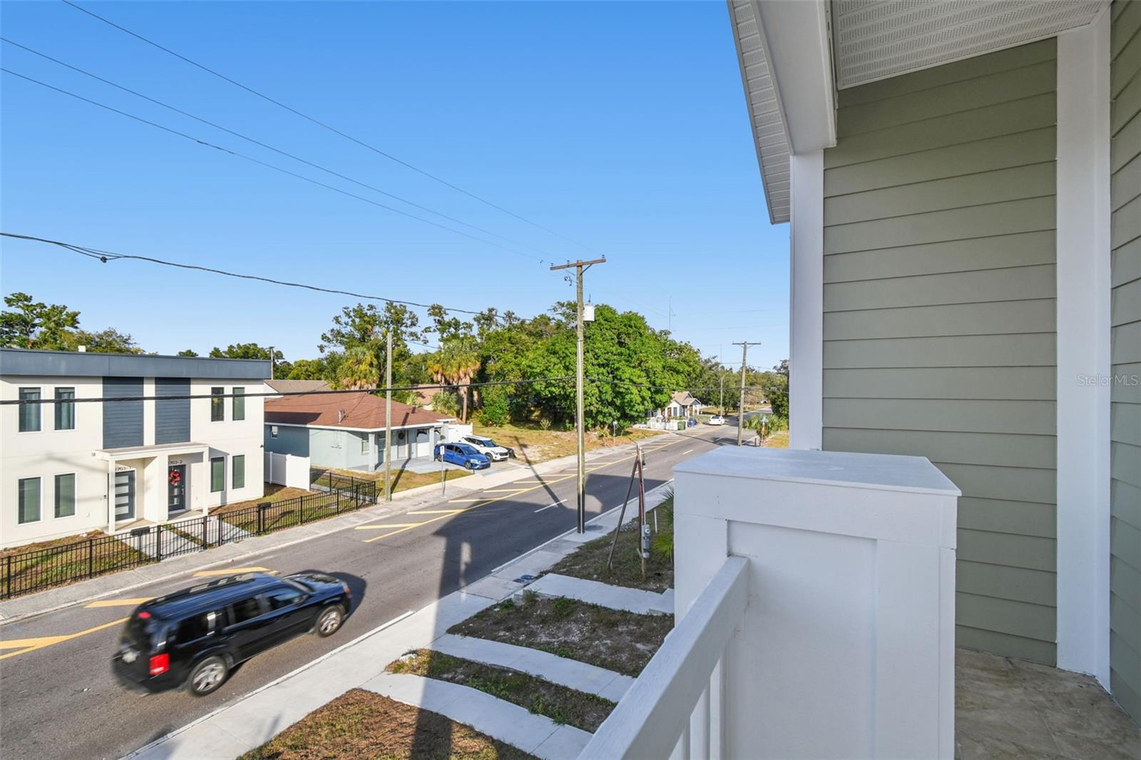2313 E COLUMBUS DR — photo 36