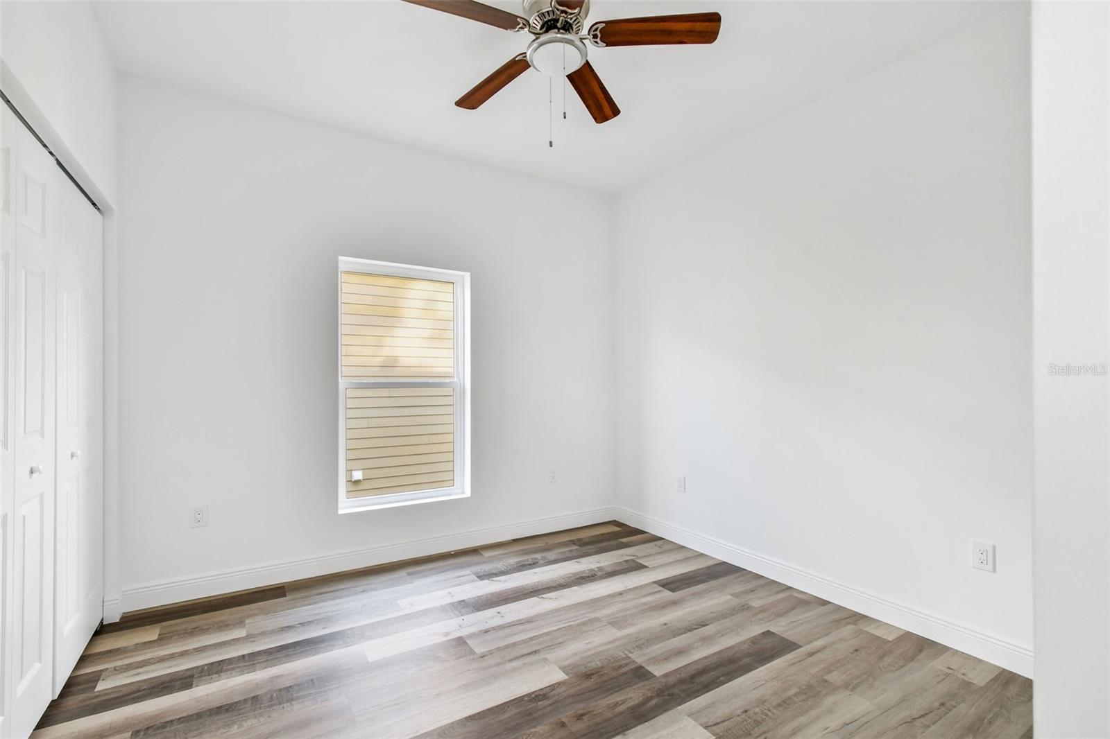 2313 E COLUMBUS DR — photo 42