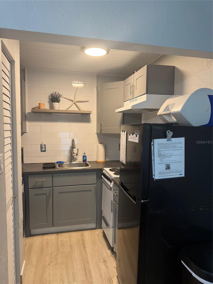 170 ROOSEVELT DR #10 — photo 8