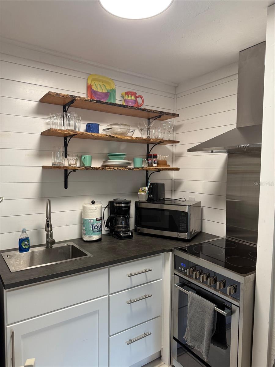 170 ROOSEVELT DR #10 — photo 7