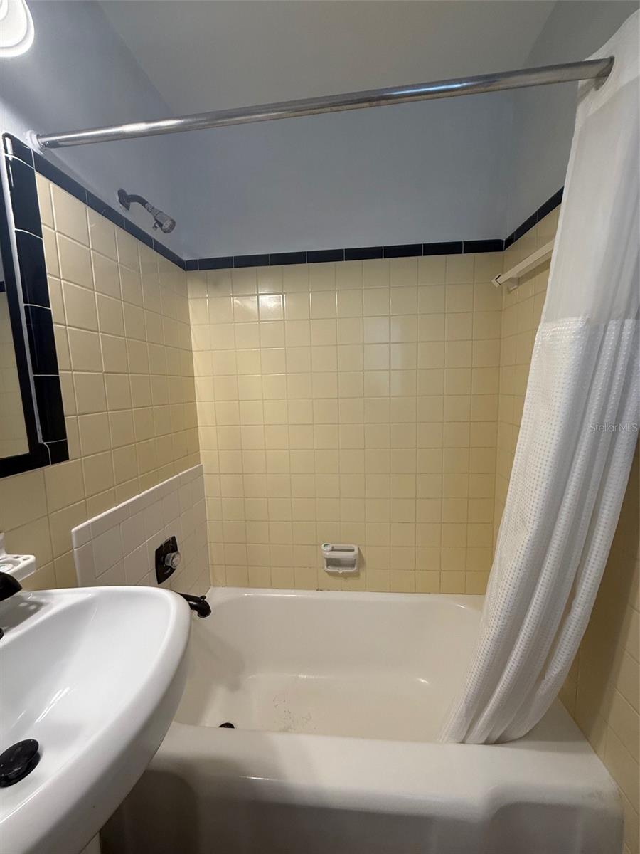 170 ROOSEVELT DR #10 — photo 25