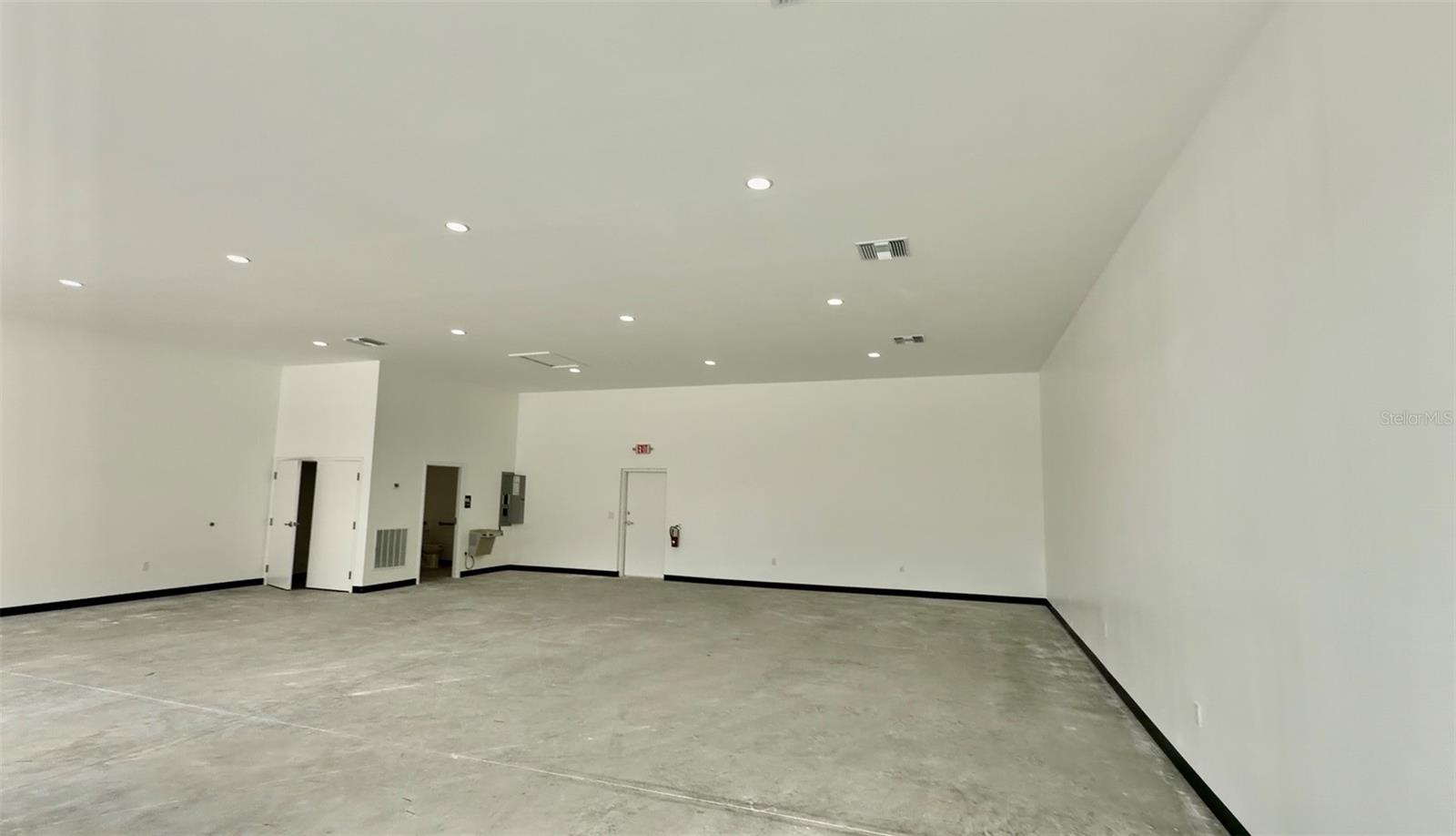 727 TILLMAN PL #102 — photo 4