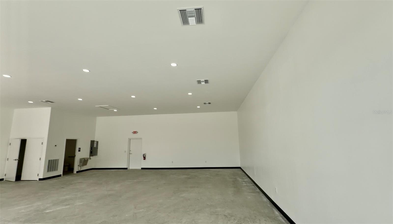 727 TILLMAN PL #102 — photo 3