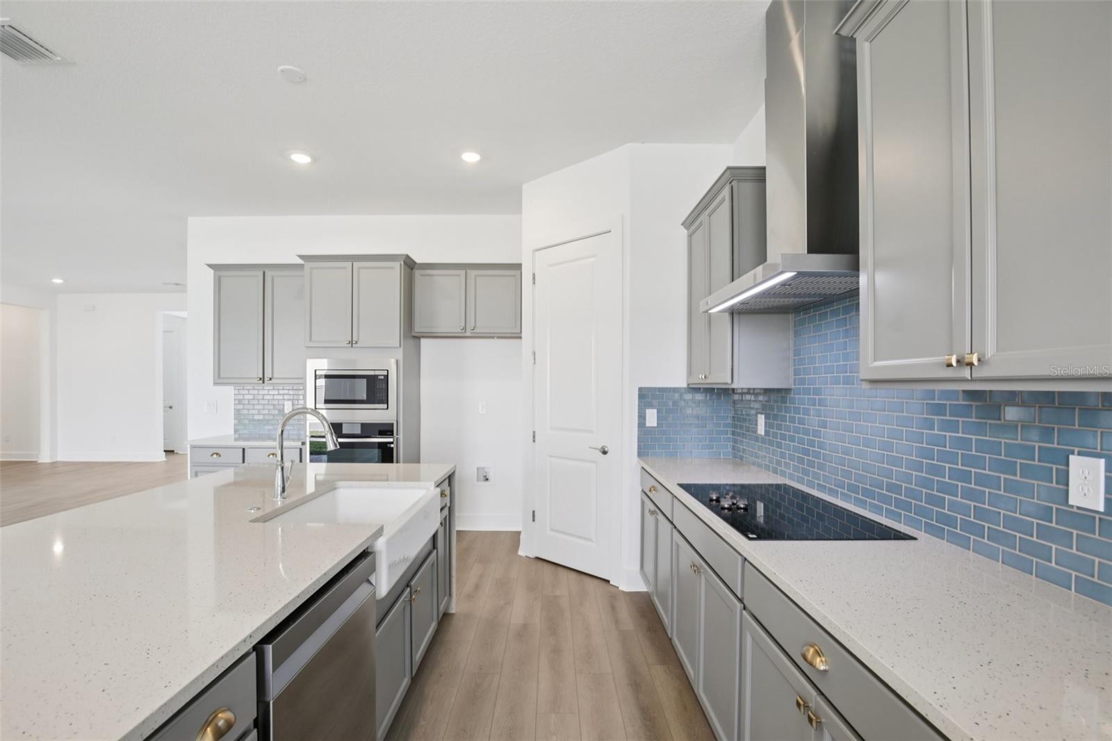 8218 GOLDEN BEACH CT — photo 11