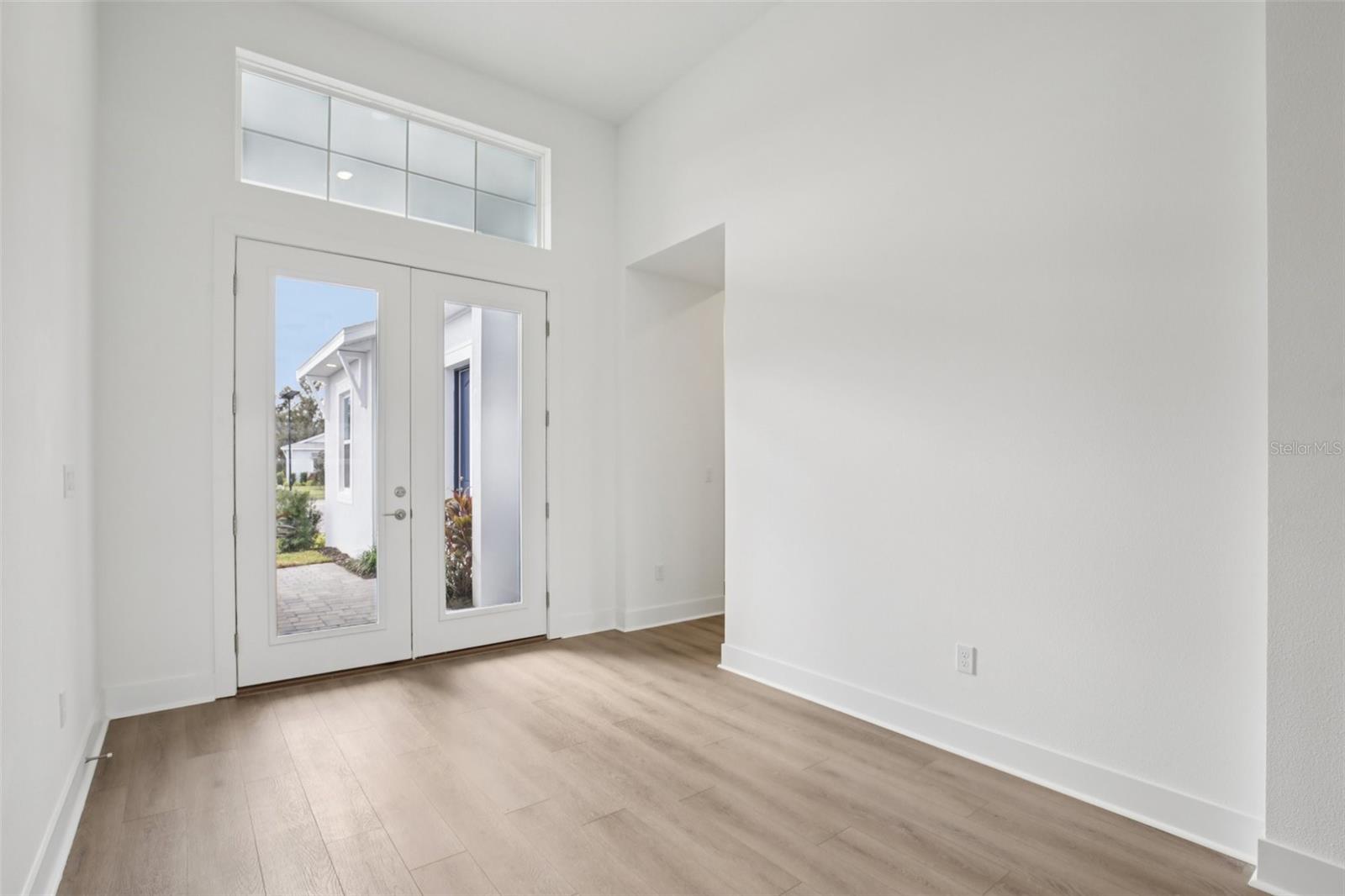 8218 GOLDEN BEACH CT — photo 2