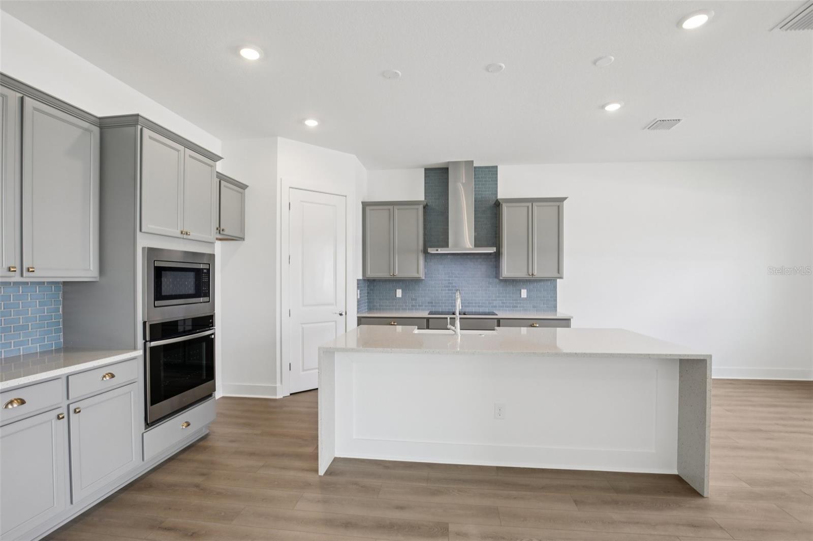 8218 GOLDEN BEACH CT — photo 12