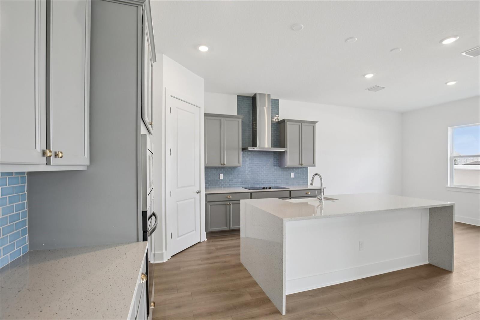8218 GOLDEN BEACH CT — photo 8