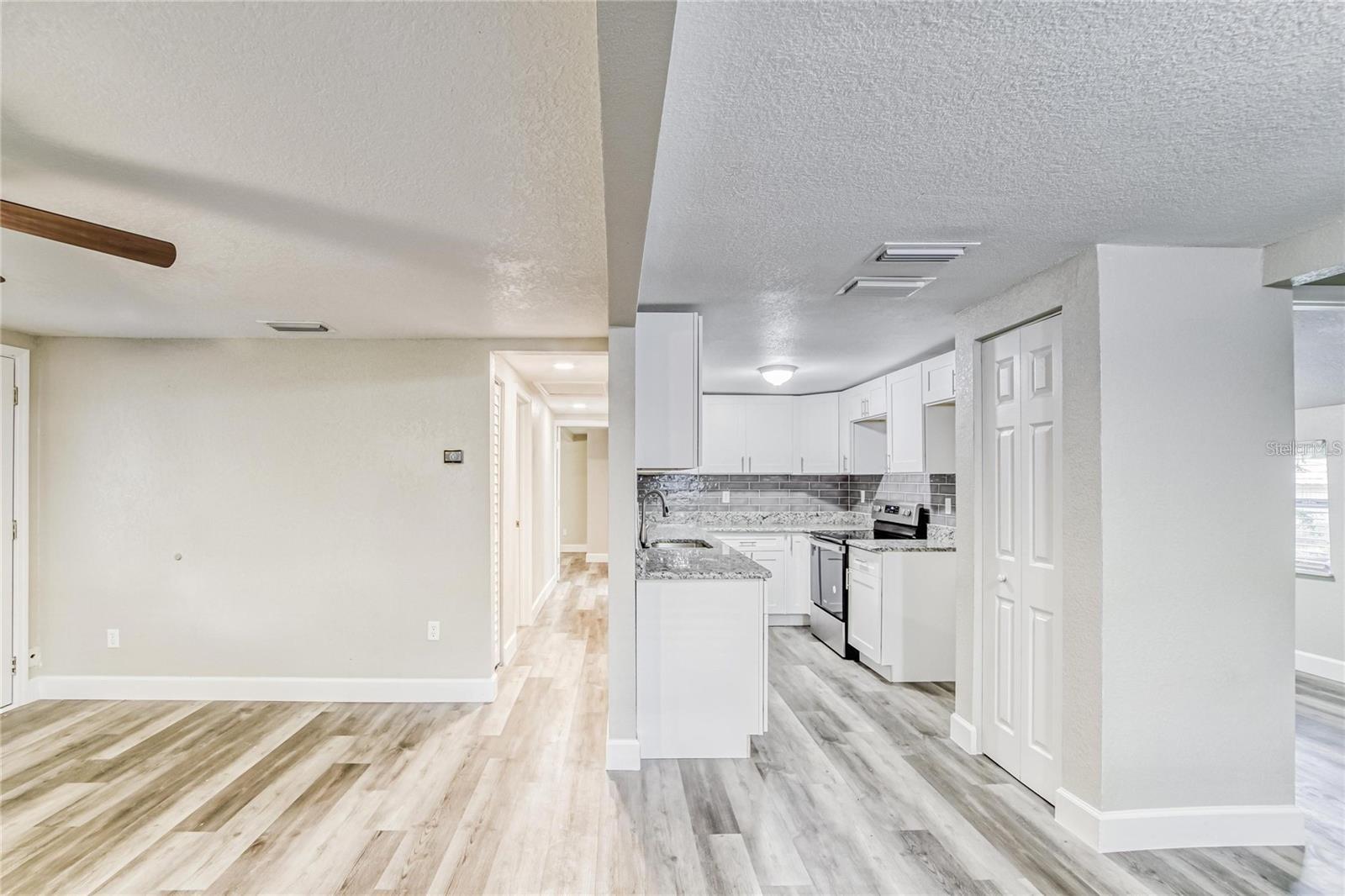 5320 CHERRY AVE — photo 6