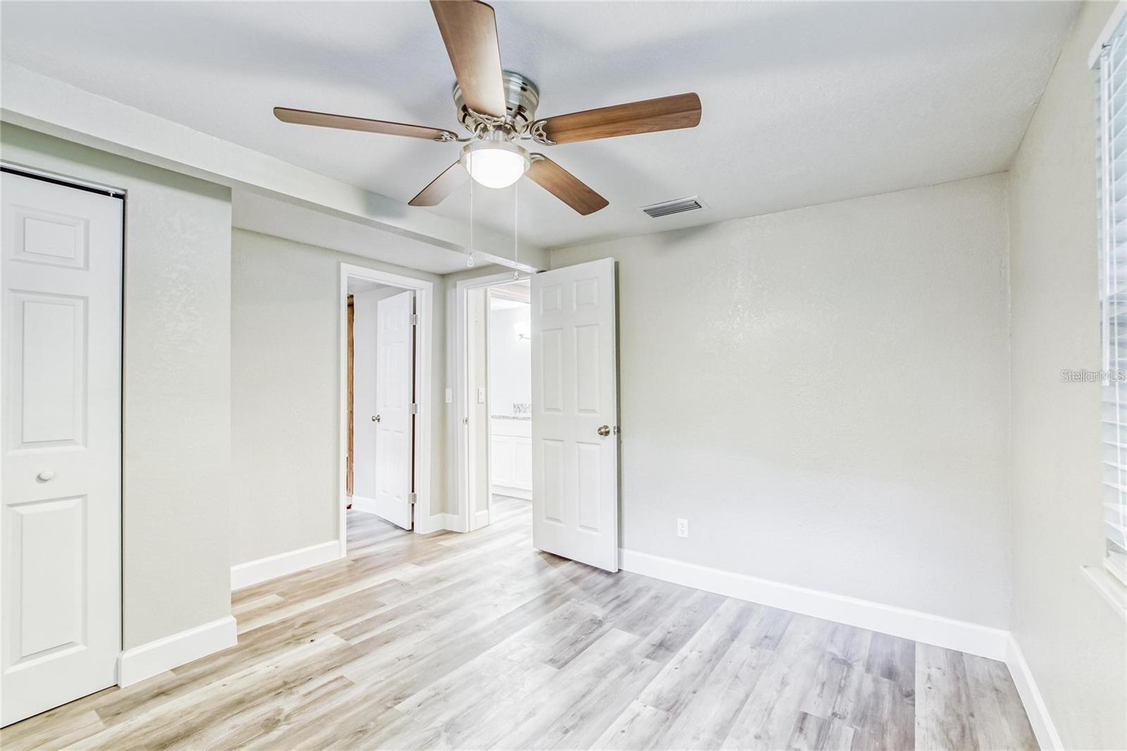 5320 CHERRY AVE — photo 5