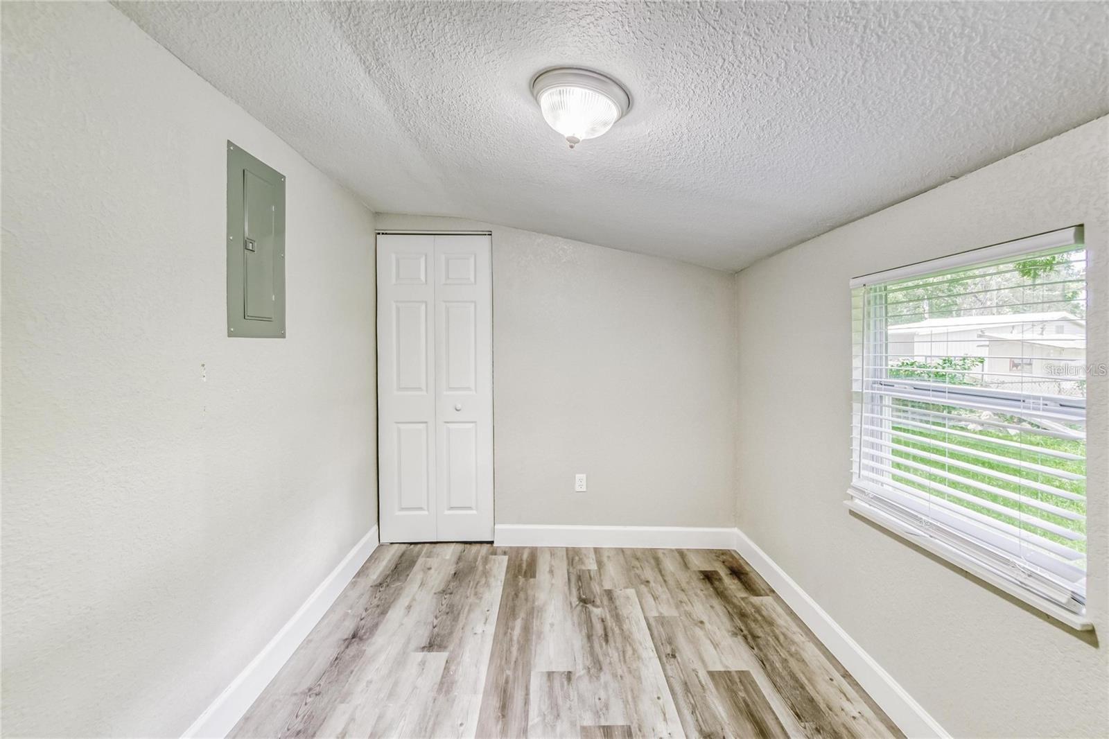 5320 CHERRY AVE — photo 13