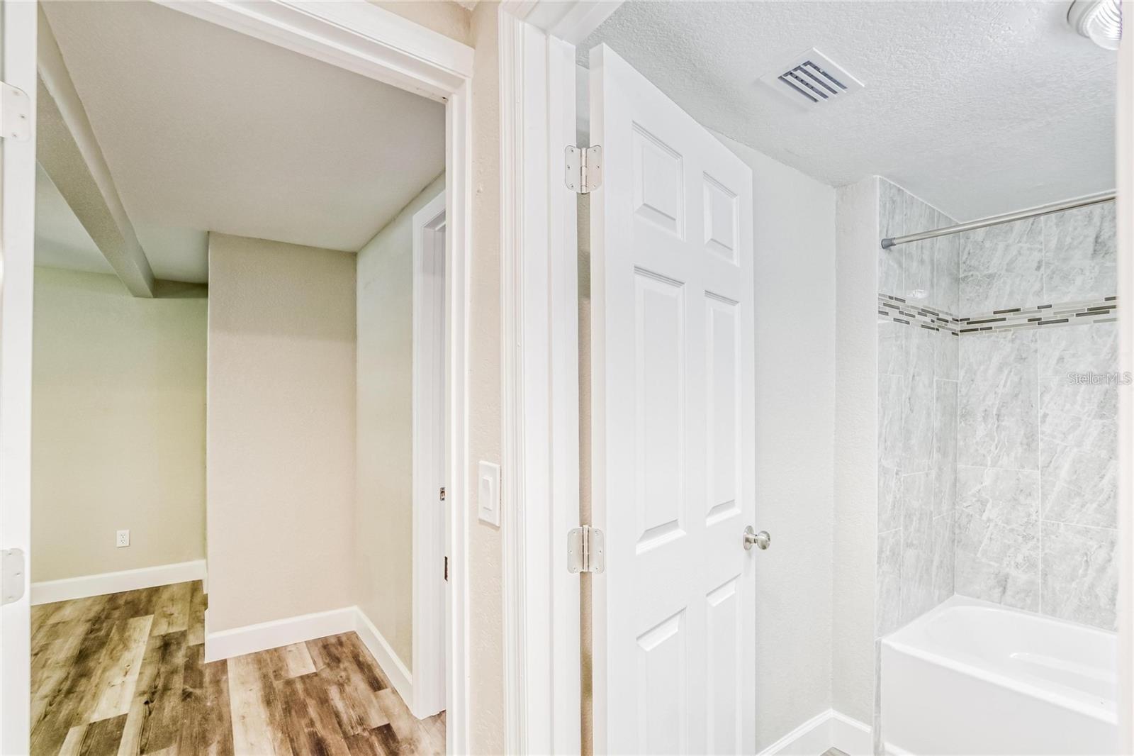 5320 CHERRY AVE — photo 10