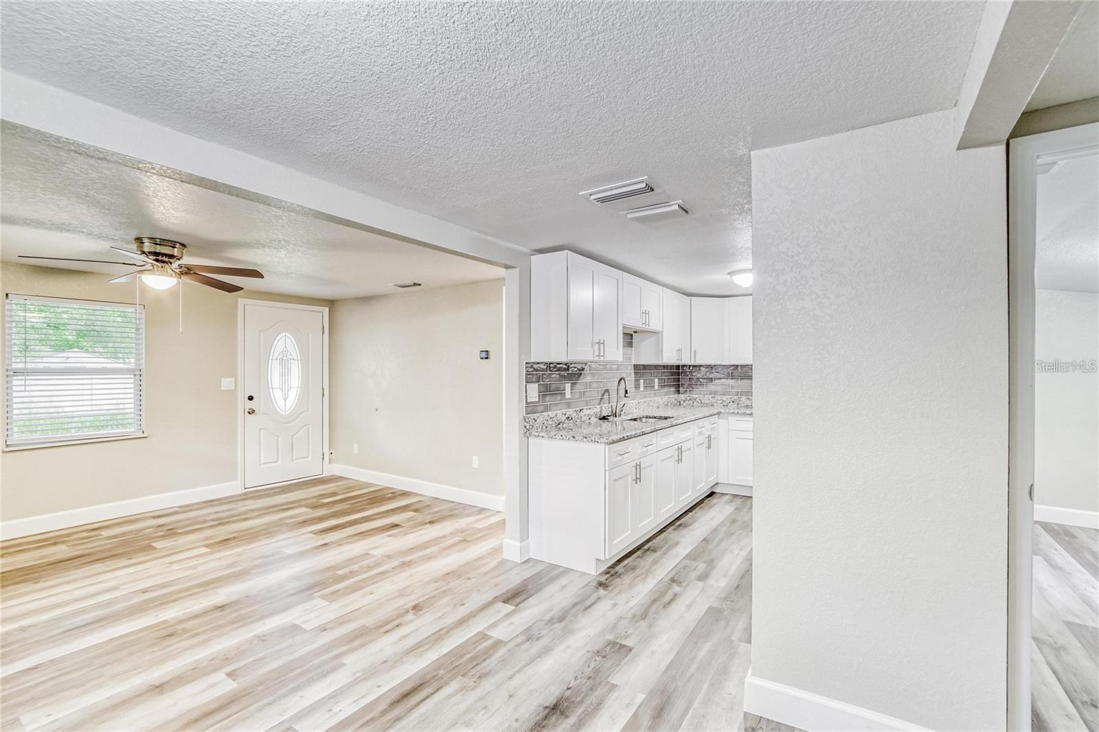 5320 CHERRY AVE — photo 7