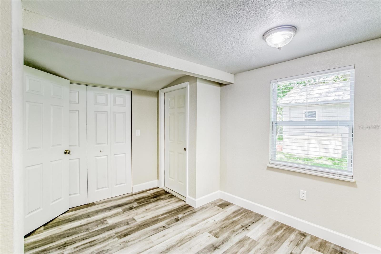 5320 CHERRY AVE — photo 9