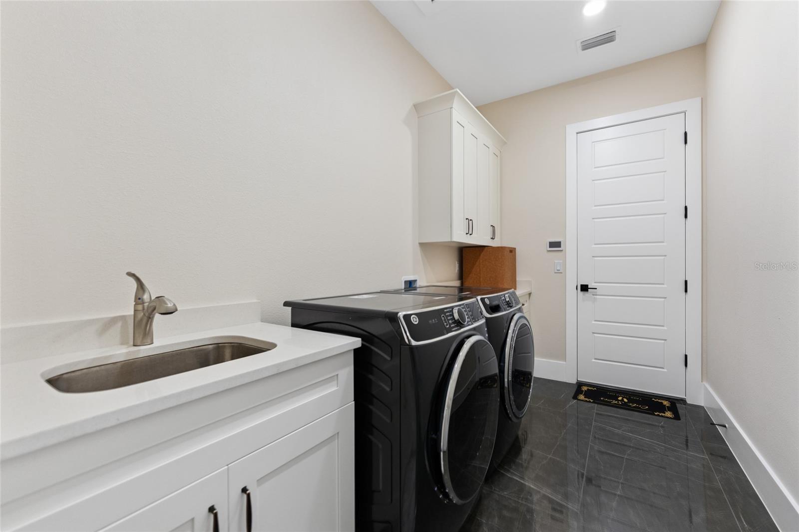 5603 TYBEE ISLAND DR — photo 33