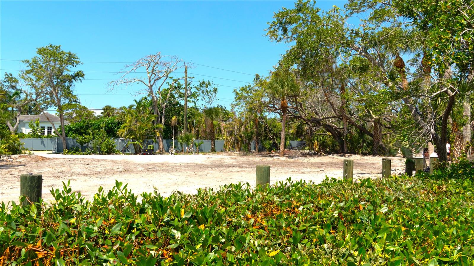 7233 MIDNIGHT PASS RD — photo 12