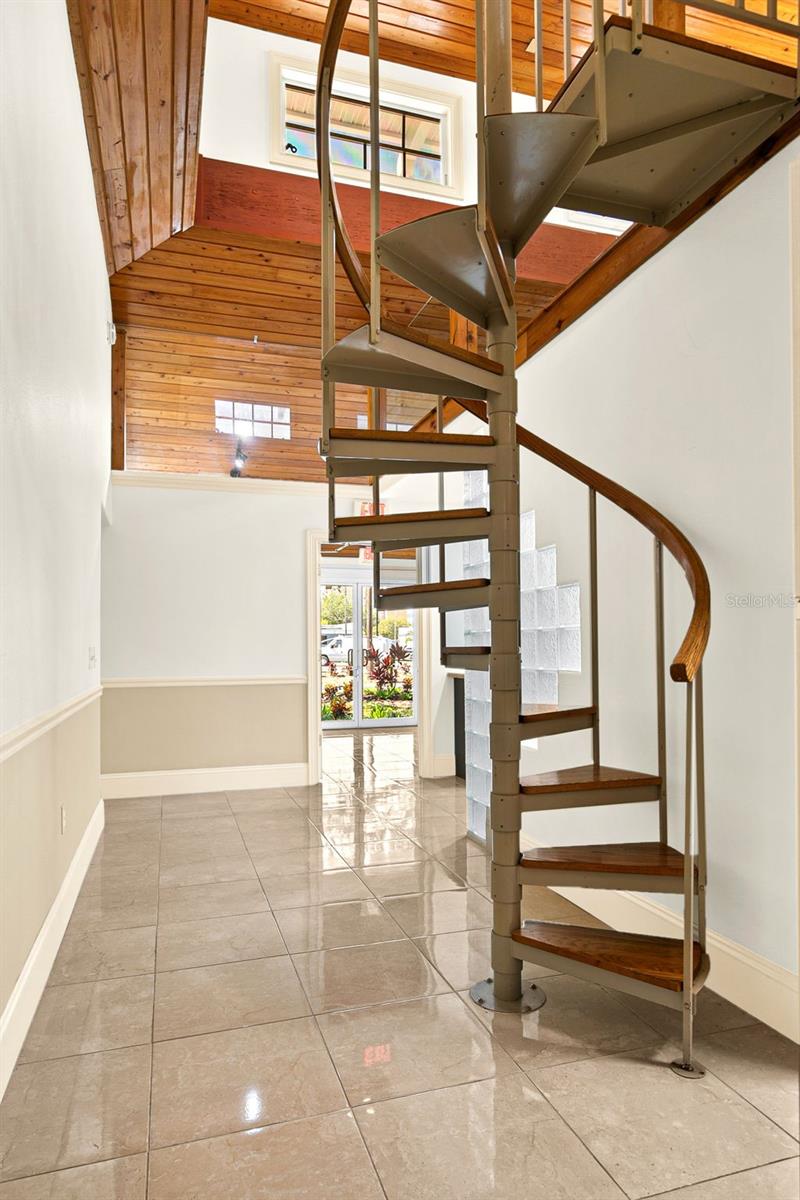 525 8TH ST W — photo 28
