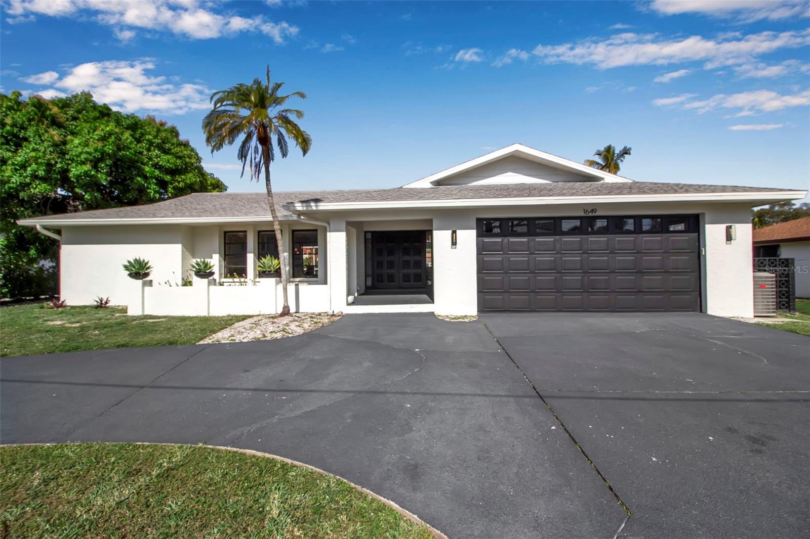 1649 STANFORD LN — photo 3