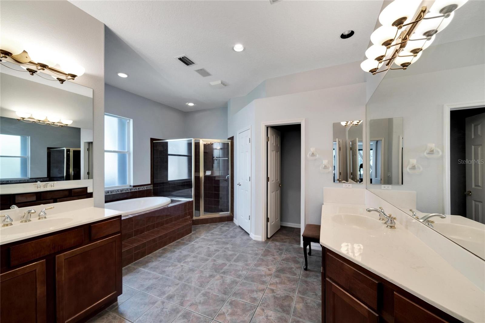 17904 CACHET ISLE DR — photo 33