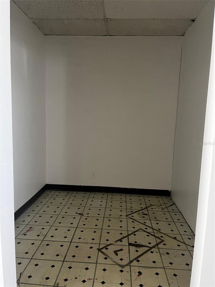 6020 SEMINOLE BLVD — photo 11