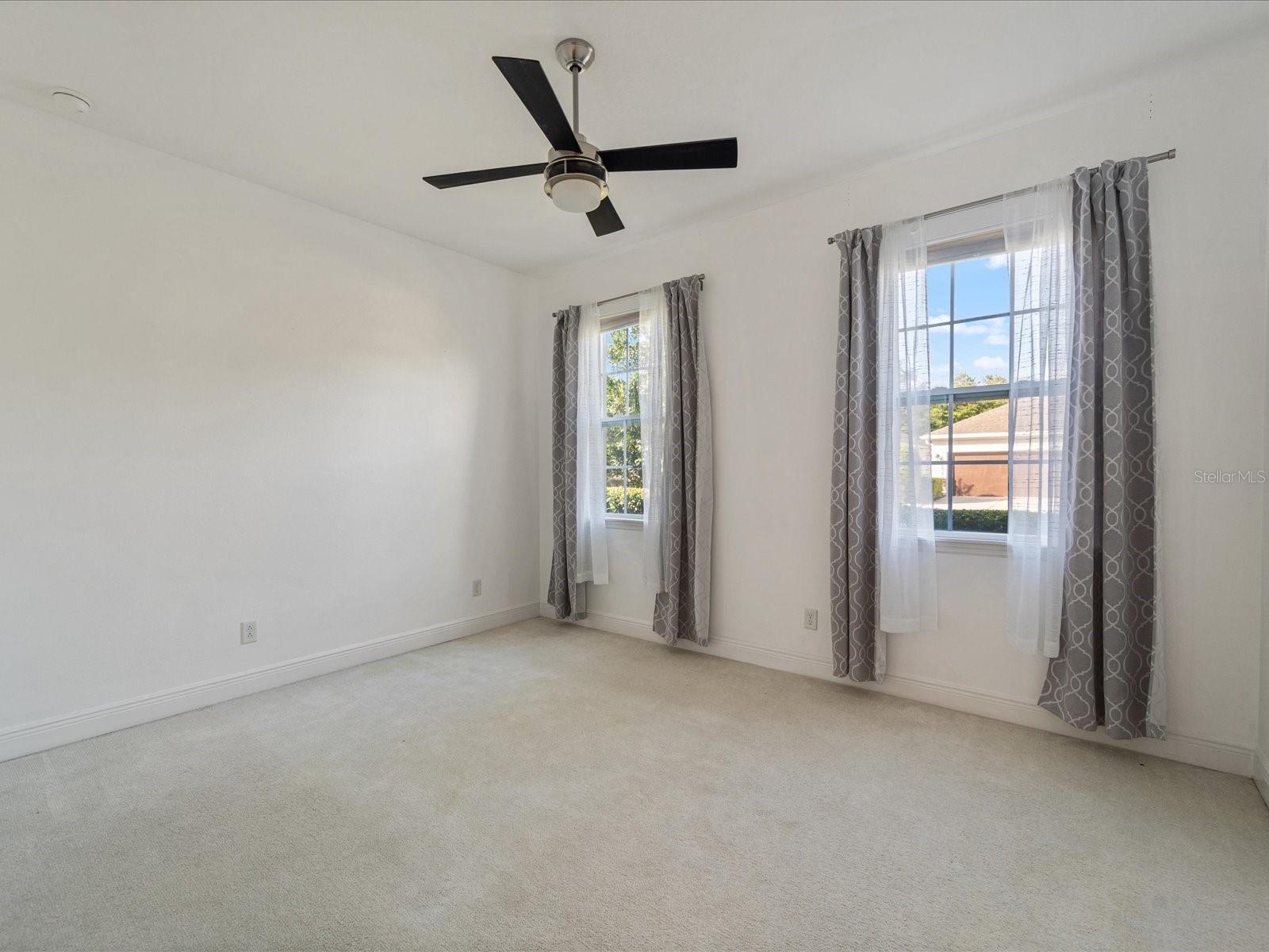 805 MOLLY — photo 22
