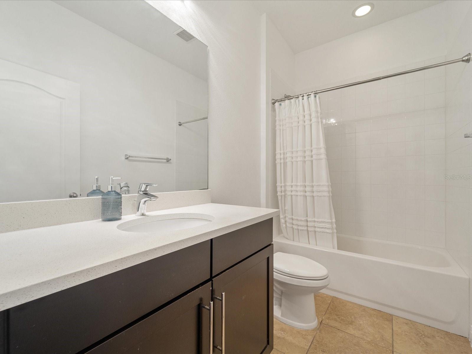 805 MOLLY — photo 21