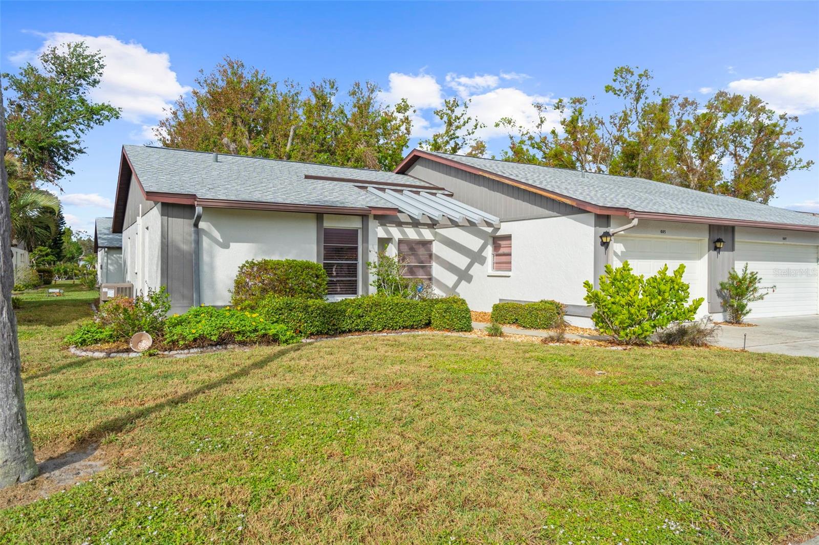 605 APPLE LN — photo 2