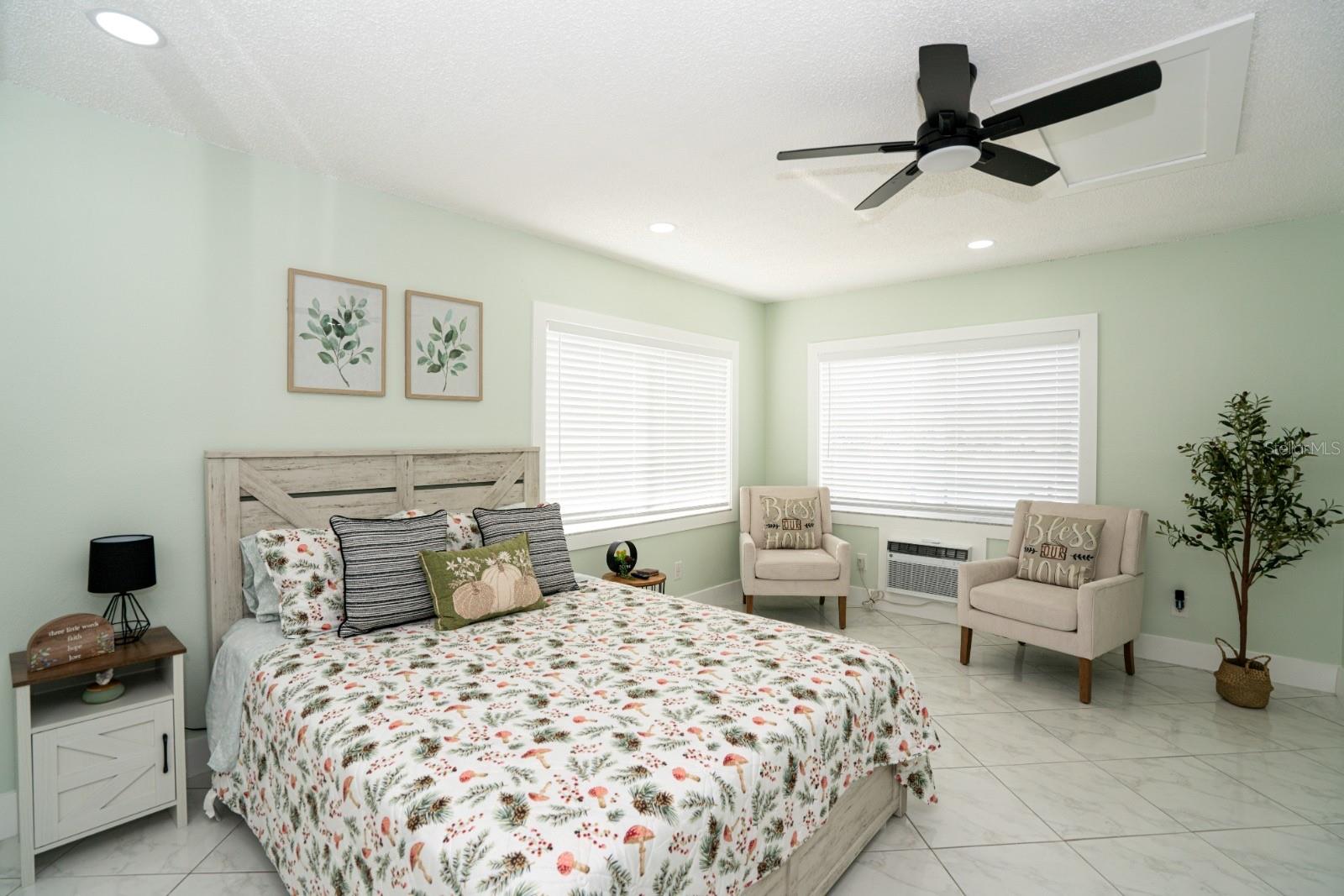 4148 DOLPHIN DR #3 — photo 24