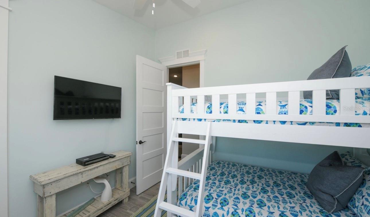 401 20TH PL — photo 38
