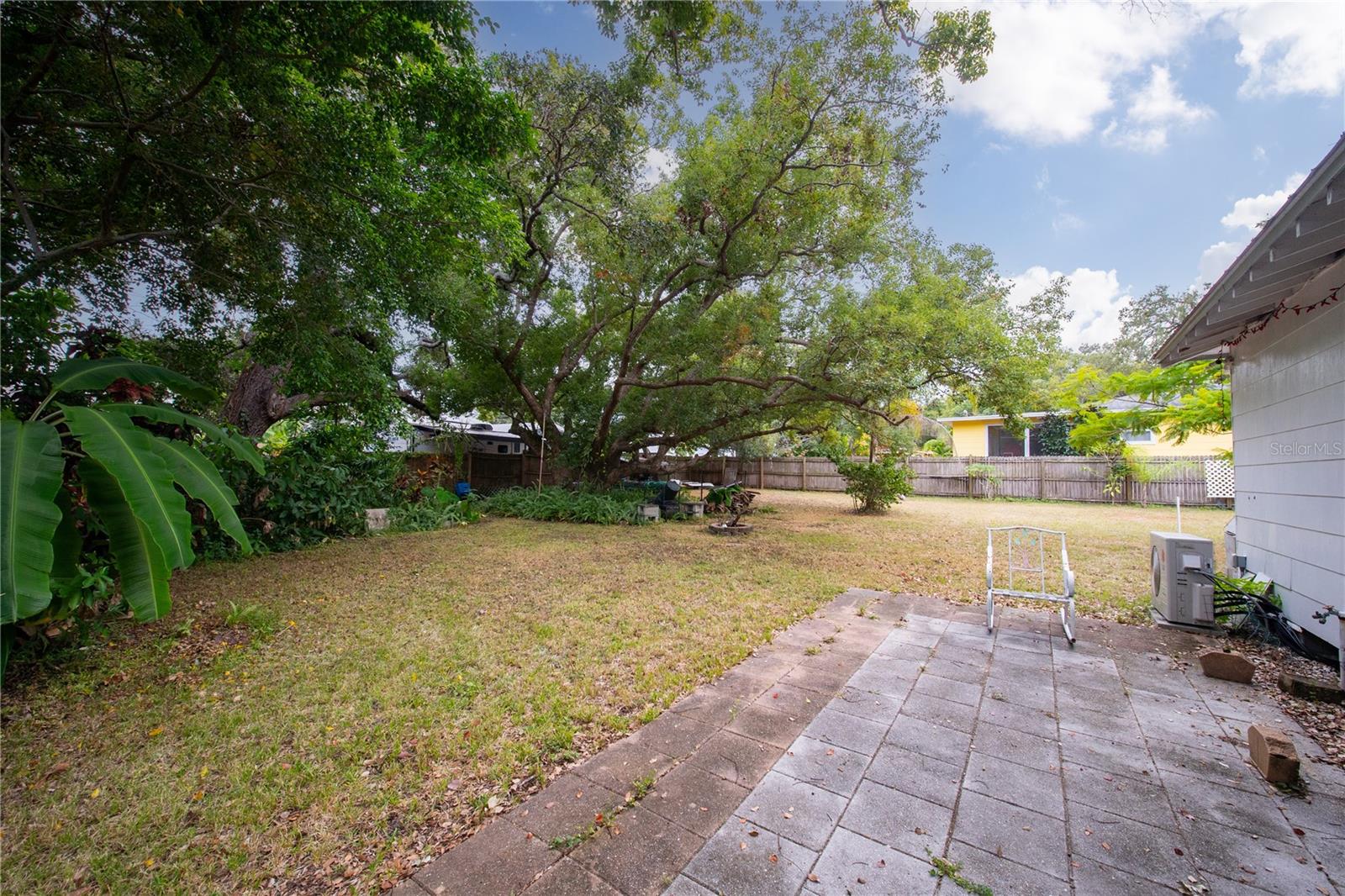 1215 ORANGE AVE — photo 9