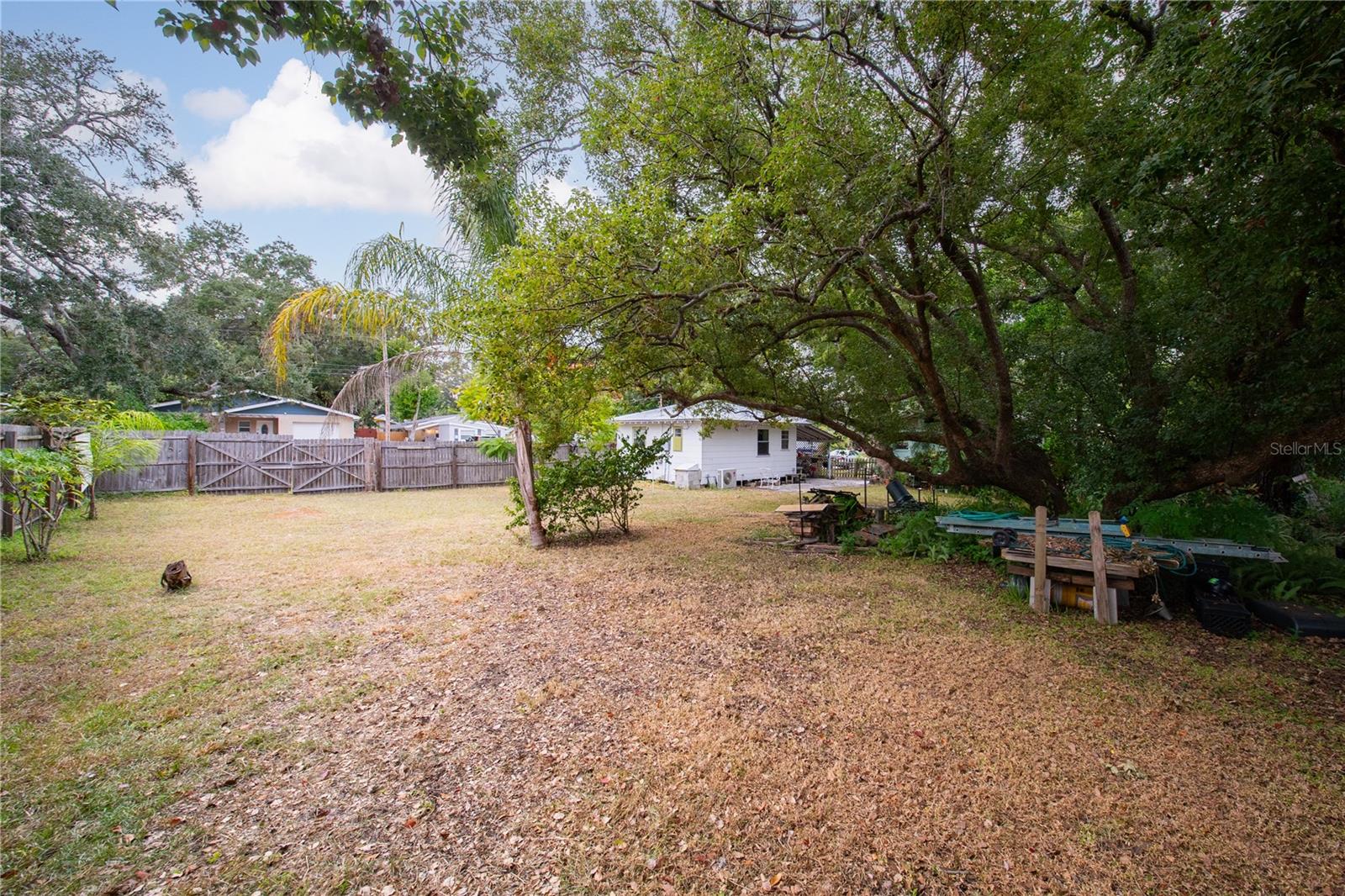 1215 ORANGE AVE — photo 8
