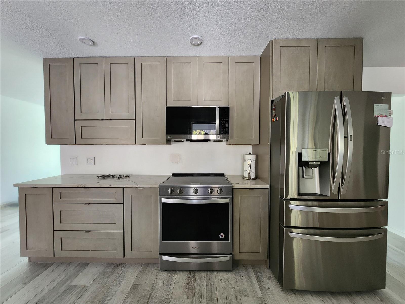 900 CRESTWOOD RD — photo 3